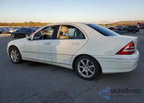 2007 Mercedes-Benz C 280 4Matic из США, поврежденный, VIN WDBRF92H07F908967